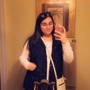 Meet your Posher, Leslie